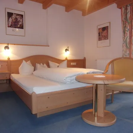 Garni Elfriede Inklusive Super Sommer Card Penzion Serfaus