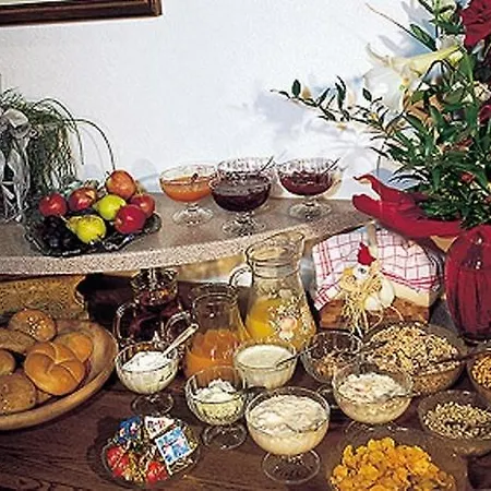 Πανσιόν Garni Elfriede Inklusive Super Sommer Card Serfaus